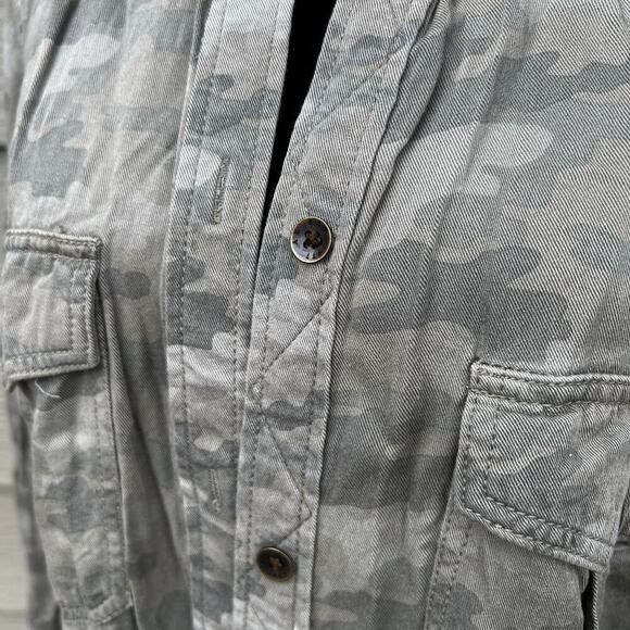 American Eagle outfitters, camo print, jacket women’s size L, - Picture 5 of 7